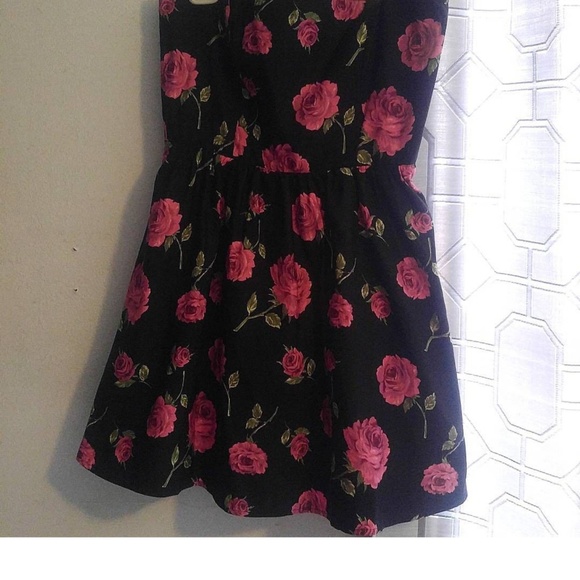 Short summer dress - Picture 1 of 1